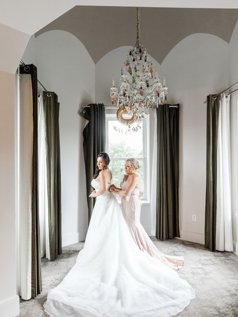 Elegant White Strapless Wedding Dress